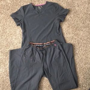 Scrub set